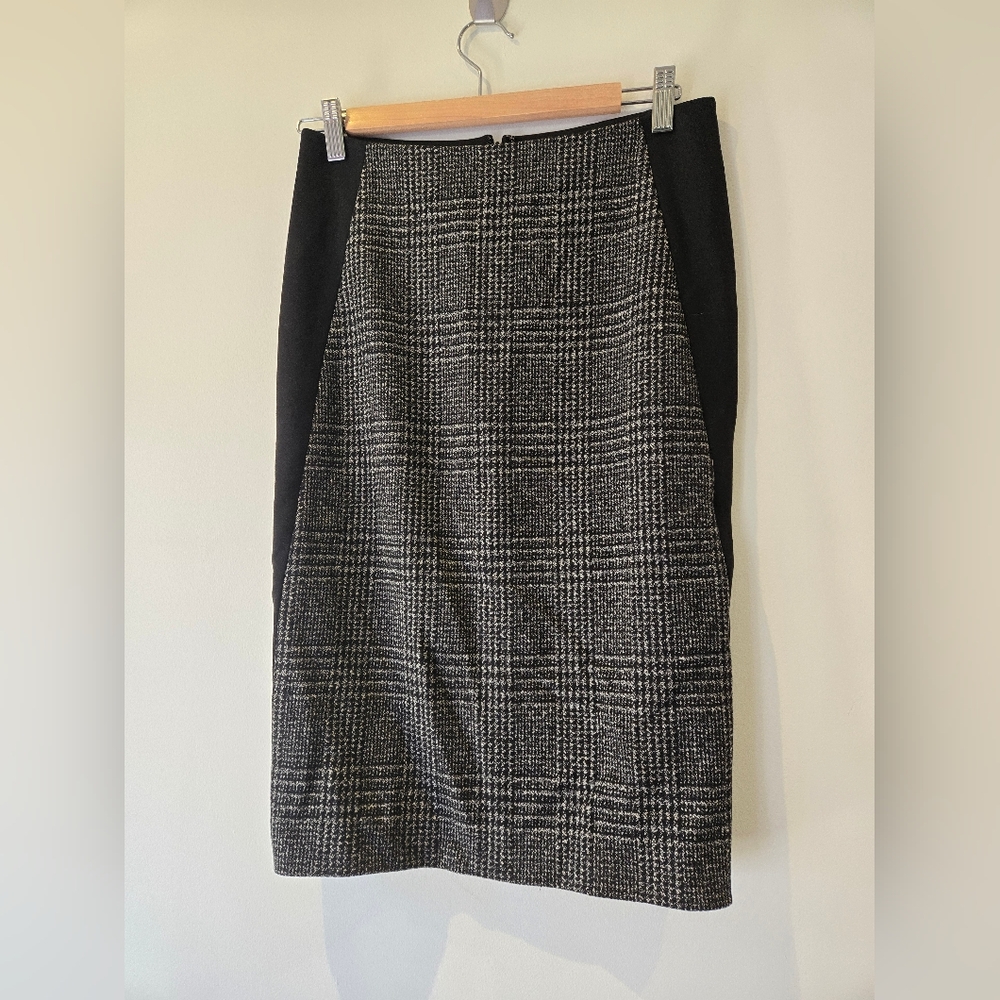 Donna Karan Black and Gray Checkered Pencil Skirt Size 6